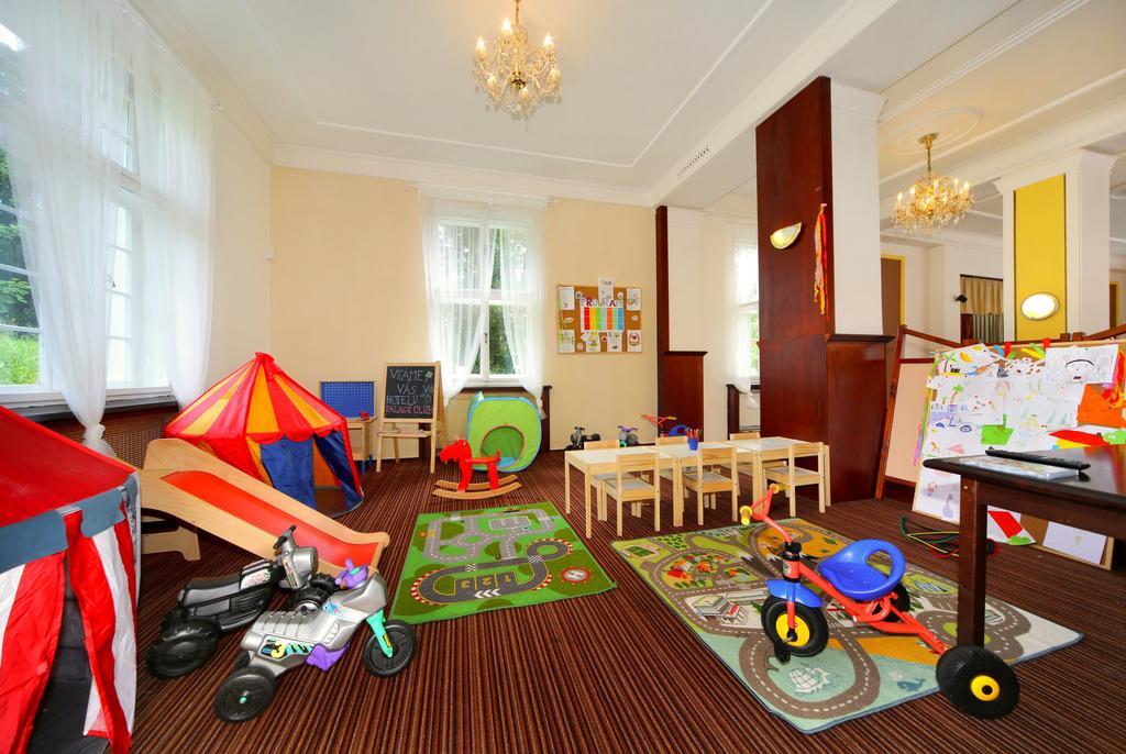 Palace Club Špindlerŭv Mlýn Luaran gambar