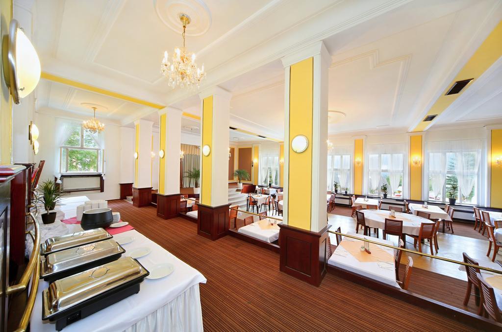Palace Club Špindlerŭv Mlýn Luaran gambar